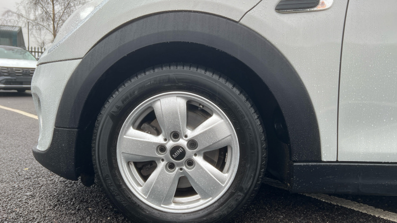 MINI Hatchback 1.5 Cooper II 5dr Petrol Hatchback